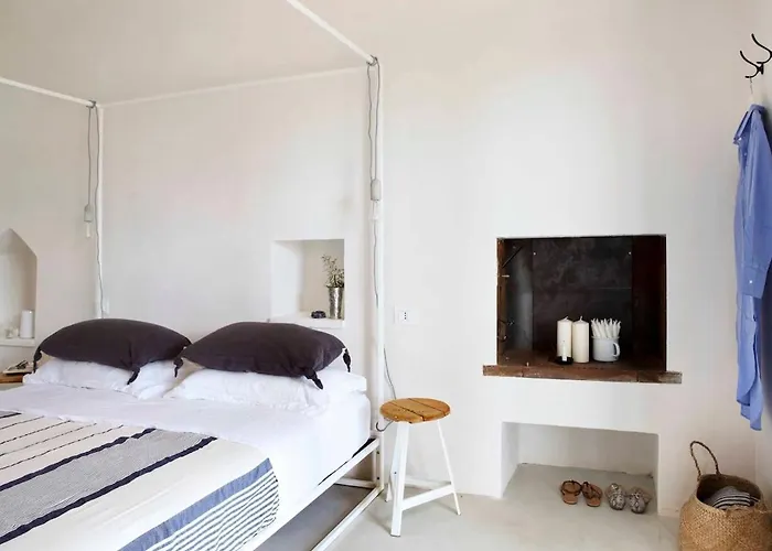 With Pool At Ostuni וילה *