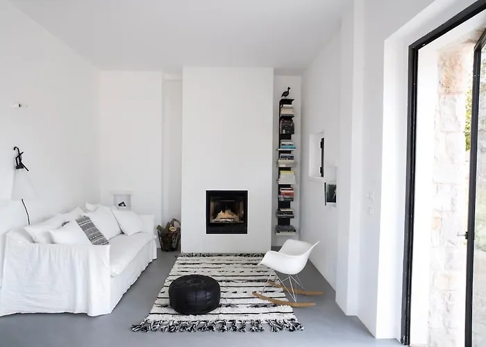 With Pool At Ostuni קרוביניו