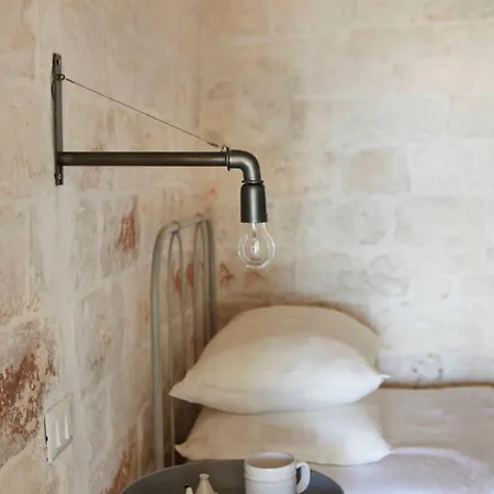 With Pool At Ostuni 카로비그노