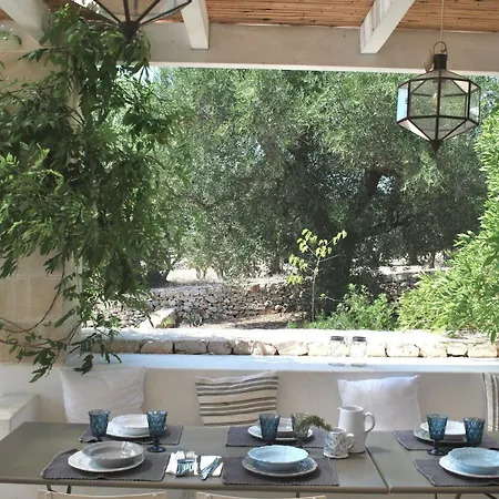 With Pool At Ostuni 카로비그노